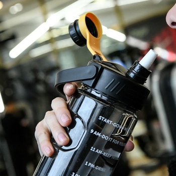 Lielas ietilpības kosmosa krūze āra sporta fitnesa krūze vīriešu un sieviešu būvlaukuma pretkritienu tējkannas krūze rūpnīca vairumtirdzniecība