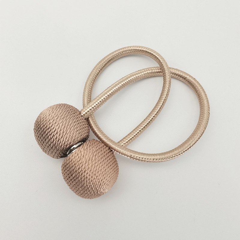 Tiesioginis gamyklinis tiekimas. Užuolaidų magnetinė sagtis be perforatorių. Kūrybinga, paprasta, universali užuolaidų ausinių magnetinė sagtis. Užuolaidų sagtis.