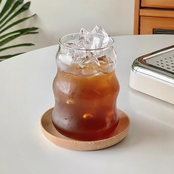 Kõrge boorsilikaatklaasist ühekihiline tass Lihtne paksendatud kõrge temperatuuriga mahlapiima tass Läbipaistev majapidamises kasutatav kõrge värviväärtusega klaas