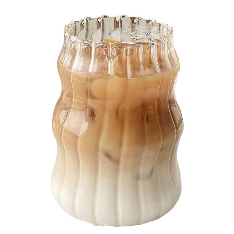 Kõrge boorsilikaatklaasist ühekihiline tass Lihtne paksendatud kõrge temperatuuriga mahlapiima tass Läbipaistev majapidamises kasutatav kõrge värviväärtusega klaas