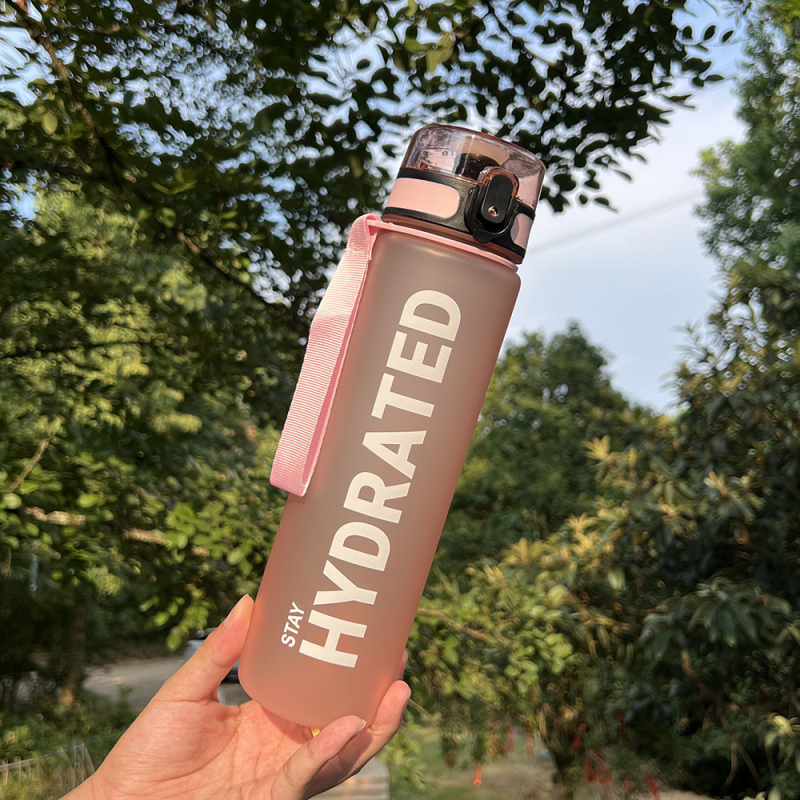 Tarpvalstybinis „Amazon“ 32oz gradientinis vieno sluoksnio tiesioginio geriamojo vandens puodelis sportui, didelės talpos rankenos atšokimo dangtelis su nešiojamu svarstyklėmis