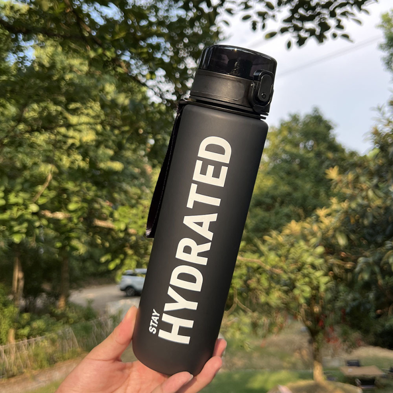 Tarpvalstybinis „Amazon“ 32oz gradientinis vieno sluoksnio tiesioginio geriamojo vandens puodelis sportui, didelės talpos rankenos atšokimo dangtelis su nešiojamu svarstyklėmis