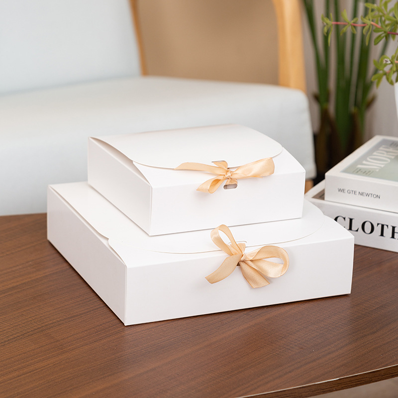 Nauja plokščia rankų darbo dovanų saldainių dėžutė Kalėdų vaikų dienos dovanų pakavimo dėžutė juostelės kaspino formos dėžutė