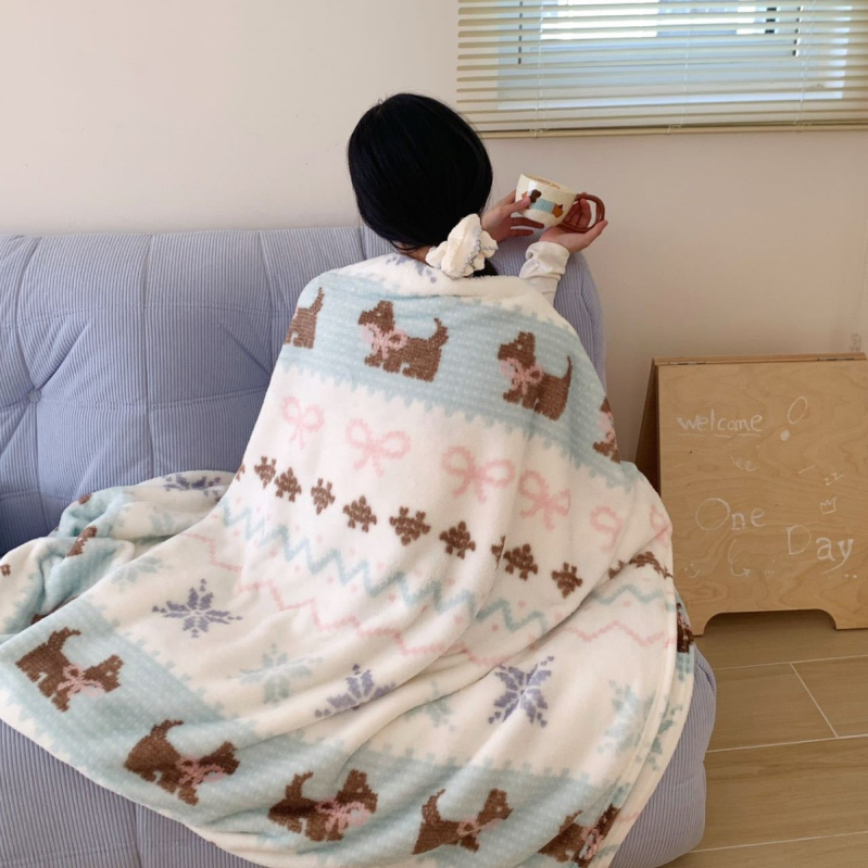 Paksendatud koomiksipiimafliisist tekk Sügis- ja talvine paksendatud faleirongitekk Vaba aja diivanitekk Uinakute tekk Piiriülene tekk