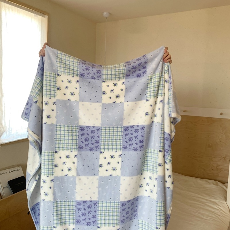 Paksendatud koomiksipiimafliisist tekk Sügis- ja talvine paksendatud faleirongitekk Vaba aja diivanitekk Uinakute tekk Piiriülene tekk