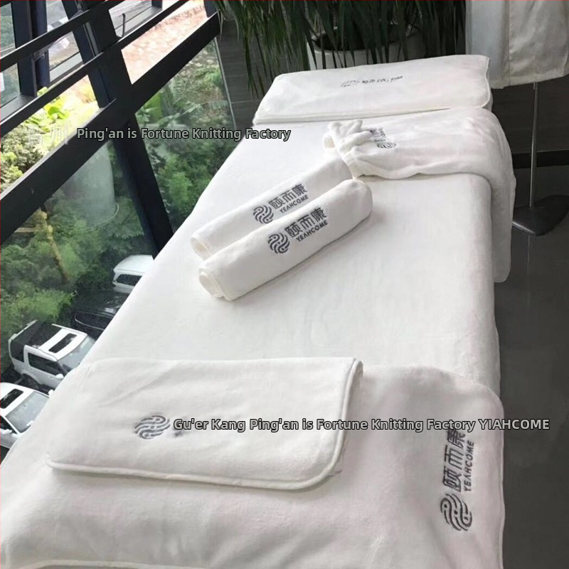 Grožio salono rankšluostis su mikropluošto logotipu, be pūkelių, odos priežiūros galvos apdangalas, trijų dalių rinkinys.