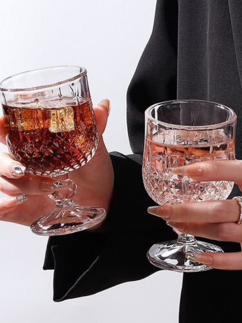 [6] Deimantinė raudonojo vyno taurė Sauso vyno taurė Šampano taurė Viskio taurė Taurė