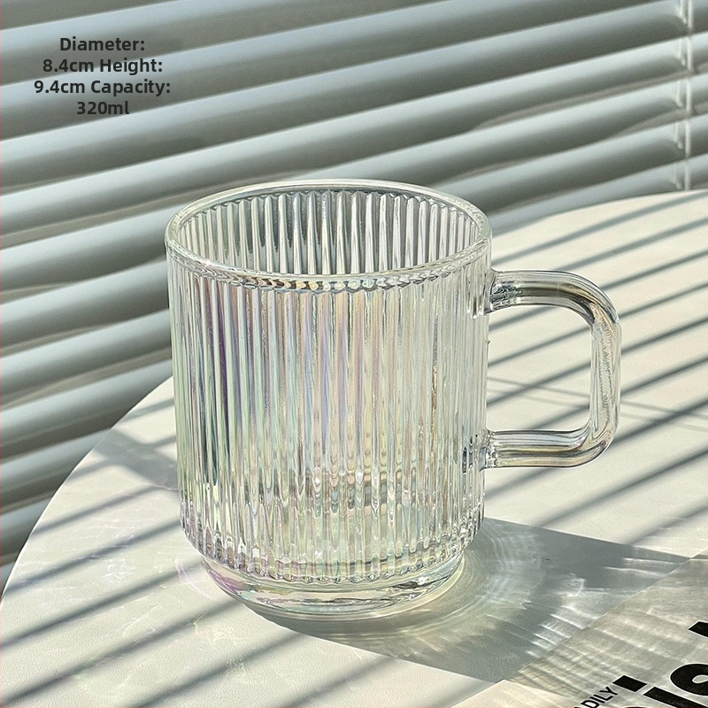 Aukštos kokybės INS stiliaus vertikaliai dryžuotas stiklinis vandens puodelis su dangteliu, nešiojamas pieno kavos puodelis su rankena, skirtas moterų biuro stalui