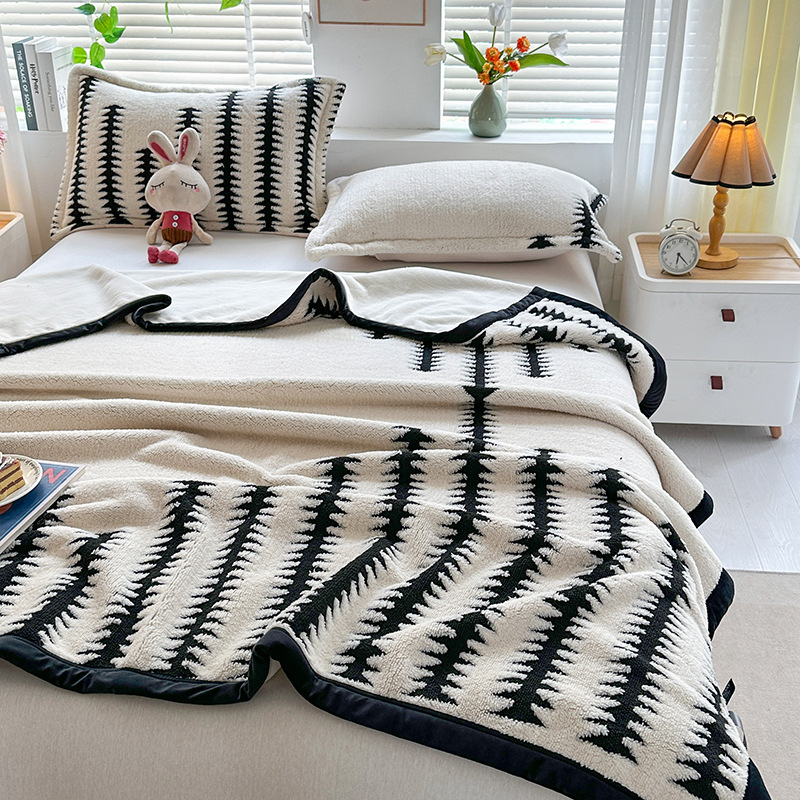 Mustvalge katioonne pilvebrokaat sametkomposiitmaterjalist multifunktsionaalne tekk vaba aja veetmise tekk samettekk piiriülene eksklusiivne kinkekarbi komplekt