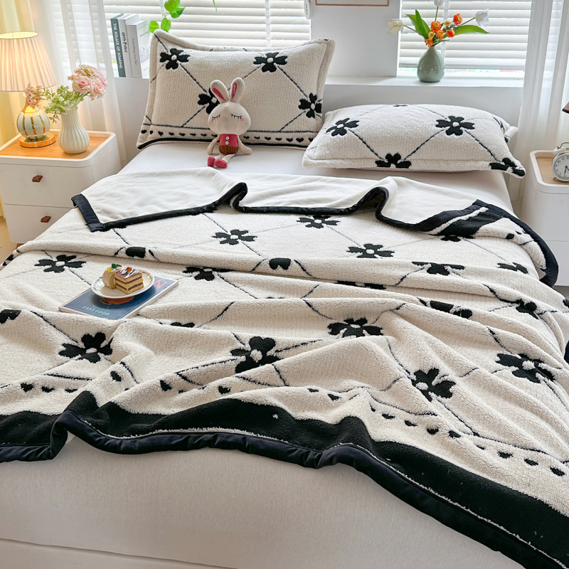 Mustvalge katioonne pilvebrokaat sametkomposiitmaterjalist multifunktsionaalne tekk vaba aja veetmise tekk samettekk piiriülene eksklusiivne kinkekarbi komplekt