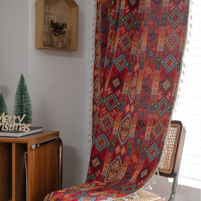 „Yiman Qiyun“ užuolaidos, raudonos šventinės žakardo kutais uždengtos virtuvės užuolaidos, įlankos langas, pusiau tamsintas, tiesioginis gamyklos tiekimas