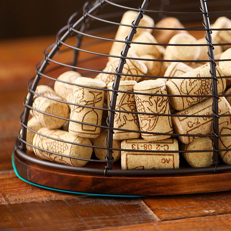 Tarpvalstybinis „Amazon“ medžio masyvo vyno kamščių laikymo krepšelis su geležiniu Europos komercinio viešbučio vyno ąžuolo kamščių kolekcijos krepšeliu