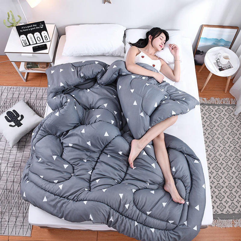 Didmeninė prekyba viešbučio žieminiu sutirštintu pavasario ir rudens antklode, žieminiu antklode, medvilniniu antklodės šerdies dovanų antklode, studentų bendrabučio antklode