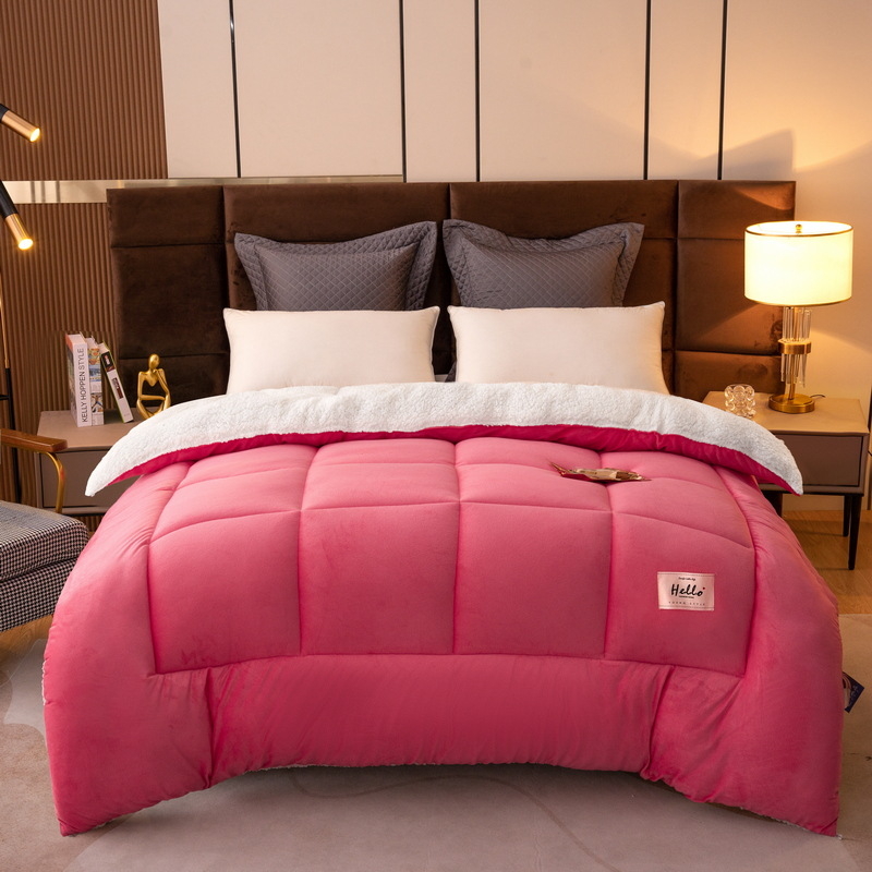 Tarpvalstybinė ėrienos aksomo antklodė, pieno aksomo šerdis, tiesioginis platinimas, dvipusė sustorinta aksomo antklodė, studentų bendrabučio patalynė