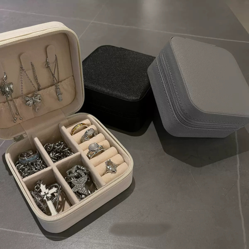 Vienkārša rāvējslēdzēja rotaslietu uzglabāšanas kaste ar pārnēsājamu kaklarotu, gredzenu, auskaru kastīti, unisex antioksidācijas rotaslietu kastīti