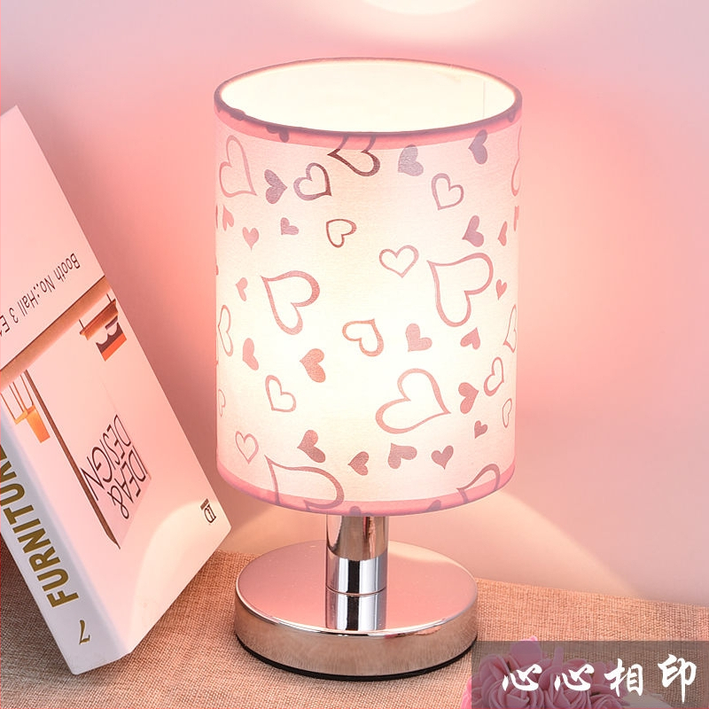 Laualamp magamistoa öölamp loominguline lihtne moodne isiksus öölamp romantiline soe imetav hämarduv puutetundlik laualamp