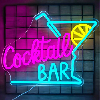 Tarpvalstybinis „Amazon“ populiarus neoninis baras, sienos dekoravimas, registracijos nuotrauka, fonas, parduotuvė, gatvės ženklo išdėstymas, interneto įžymybė