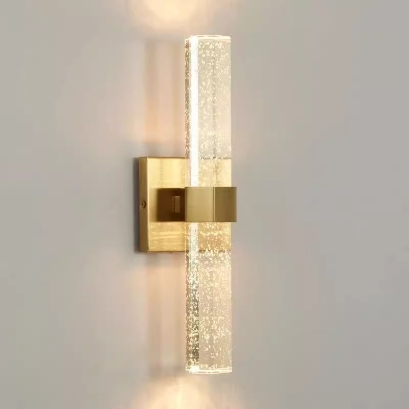 Lihtne kristall-öölauaga seinalamp, tipptasemel valgus, luksuslik elutoa taustasein, magamistoa kabineti vahekäik, hotelli koridor, moodne lamp