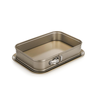 Küpsetusvahendid Majapidamises ristkülikukujuline küpsetuspann, mis ei määri süsinikterasest, elav põhi, paisuv alumine lukuga koogivorm, koogi küpsetusplaat