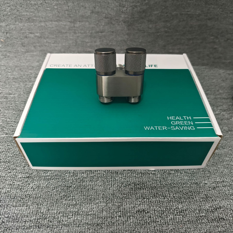 Изцяло меден тоалетен компаньон от неръждаема стомана, промивен пистолет за тоалетна, кран, биде, тоалетна, баня, високо налягане, един в два изхода