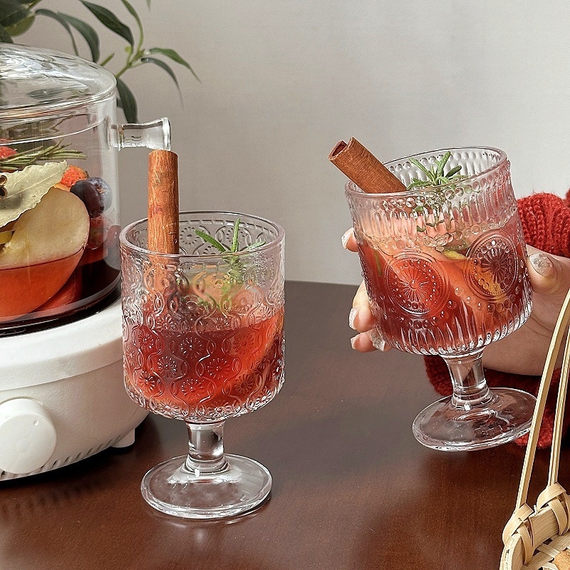 Läbipaistev kuuma punase veini kann, pliidil keetmise teekann, kõrge temperatuurikindel hautisepott, puuviljalõhnaline tee, lahtise leegiga elektriline keraamiline pliit, klaasist keedupott