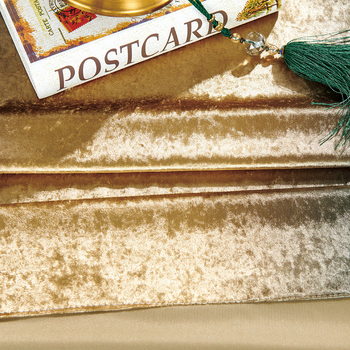 Tarpvalstybiniai flanelinės lazerinio siuvinėjimo miegamojo, svetainės, amerikietiško šešėliavimo užuolaidų gaminiai su nemokamu pristatymu gali būti išsiųsti per 24 valandas.