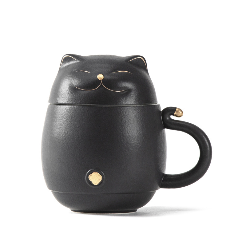 Loominguline keraamiline rõõmukassikruus tee eraldumiseks filtriga, kodukontori paarile mõeldud veekruus graveeritud tekstilogoga