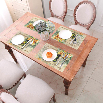 Коледна ленена подложка с тема пеперуда с щампа