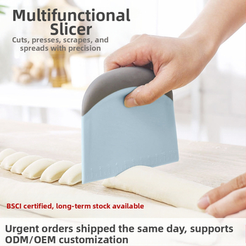 Plastikinis miltų pjaustymo ir kepimo grandiklis, dvigubo masto daugiafunkcis makaronų pjaustymo peilis, rankų darbo duonos tešlos ryžių žarnų pjaustymo peilis