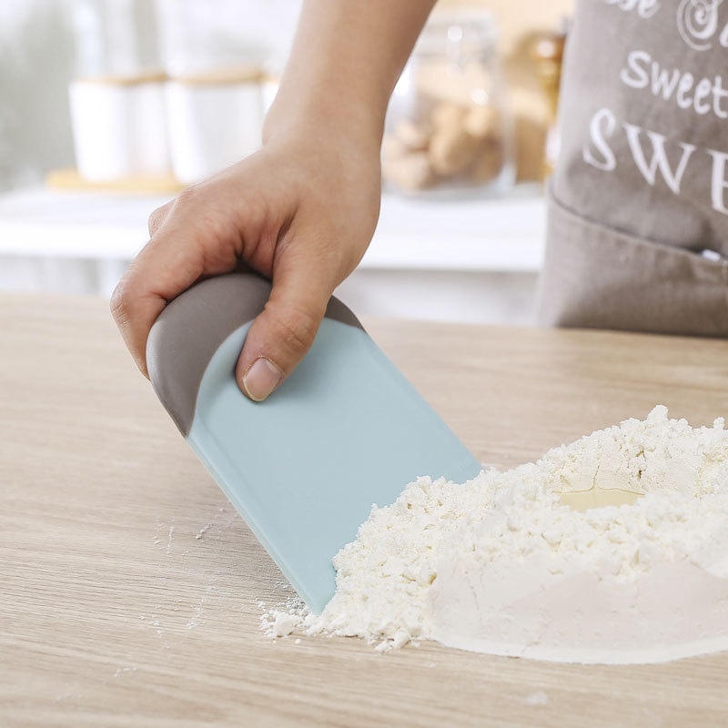 Plastikinis miltų pjaustymo ir kepimo grandiklis, dvigubo masto daugiafunkcis makaronų pjaustymo peilis, rankų darbo duonos tešlos ryžių žarnų pjaustymo peilis