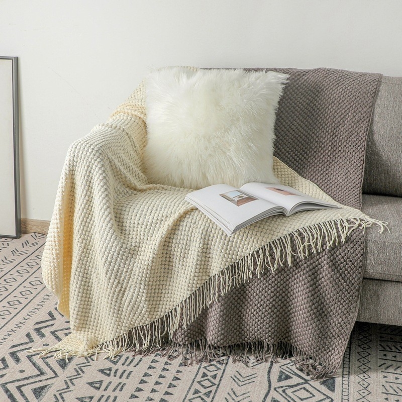 Kašmyro tipo paprastas keturių metų laikų universalus sofos antklodė, šiaurietiško stiliaus kutais dekoruota lovos antklodė, dekoratyvinė kambario antklodė su oro kondicionieriumi.