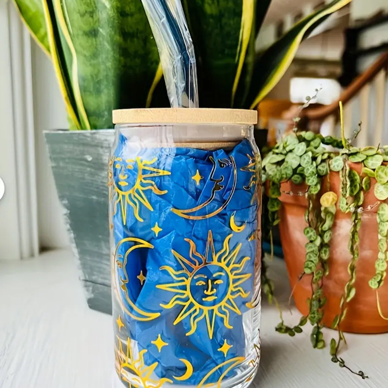 Piiriülene borosilikaatklaasist tass, kõrge värviväärtusega, loominguline kuldne päikese ja kuu koolajook, bambusest kaas, 16oz suure mahutavusega pipetitops