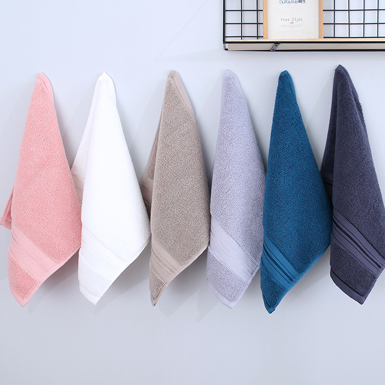 Tiesioginis gamyklinis tiekimas paprastas medvilninis kvadratinis rankšluostis žvaigždučių viešbučio įmonės dovanų kvadratinis rankšluostis didmeninė prekyba tekstile