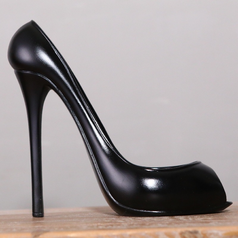 Kūrybingi aukštakulniai, raudonojo vyno stovo papuošalai, europietiško stiliaus vyno stovas, namų dekoracijos, vyno spintelės papuošalai, vyno stovas, derva