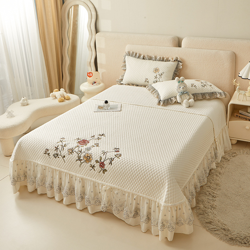 Naujas siuvinėtas nėriniuotas lovos užtiesalo komplektas iš trijų dalių (imitacinis tencelis) su nėriniais