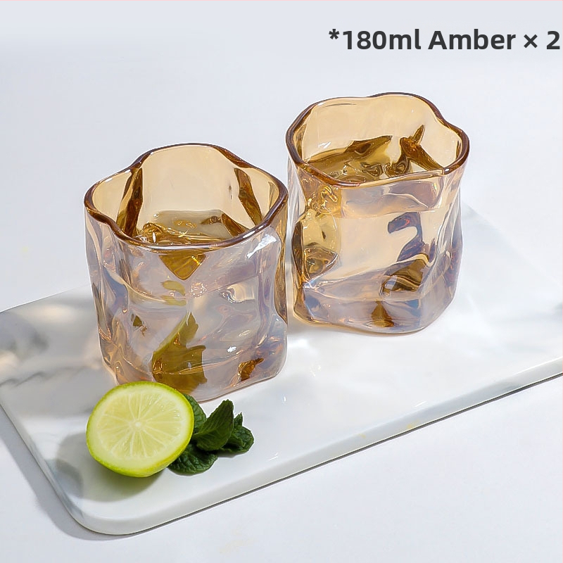 Ebakorrapärane klaasist tass, keerdtass, viski külma veega klaas, puuviljaveini tass, välismaine veini šampanjaklaas, loominguline veiniklaas