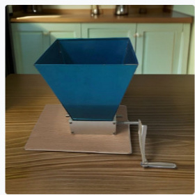 Tiesioginiai gamykliniai pardavimai. „Yuyang Group“ patvarus ir stiprus rankomis alkūninis volelis, ilgas medinis malūnėlis, kviečių pumpurų smulkinimas namų apyvokos reikmenims.