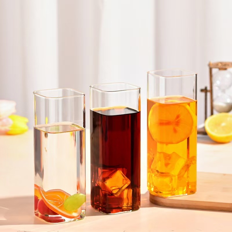 Ruudukujuline klaasist tassikomplekt koduseks kasutamiseks, läbipaistva veetopsi hulgimüük, logo, kõrge temperatuurikindel, ühekihiline teetass, kõrge borosilikaadi sisaldusega veetass