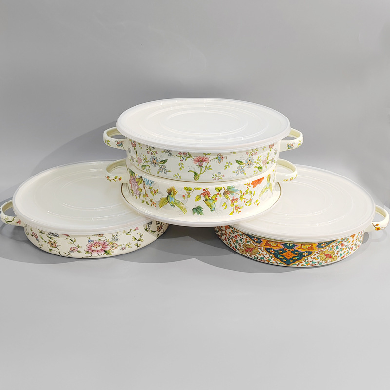 Ypač storas emaliuotas binauralinis kepimo indas su dangčiu, emaliuotas binauralinis indas, negilus puodas, sriubos dubuo, koldūnų padėklas, omarų patiekalas, kepsnių patiekalas