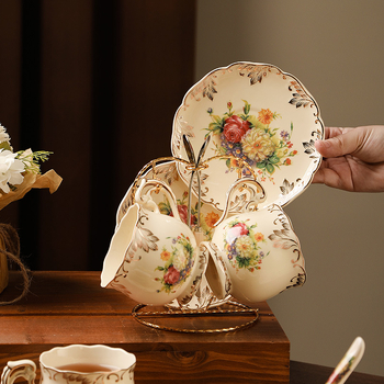 Europietiško stiliaus kavos puodelis, tinkantis mažam prabangiam buitiniam popietės arbatos puodeliui, aukštos kokybės keraminis kavos puodelis ir lėkštutė