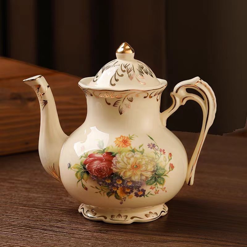 Europietiško stiliaus kavos puodelis, tinkantis mažam prabangiam buitiniam popietės arbatos puodeliui, aukštos kokybės keraminis kavos puodelis ir lėkštutė