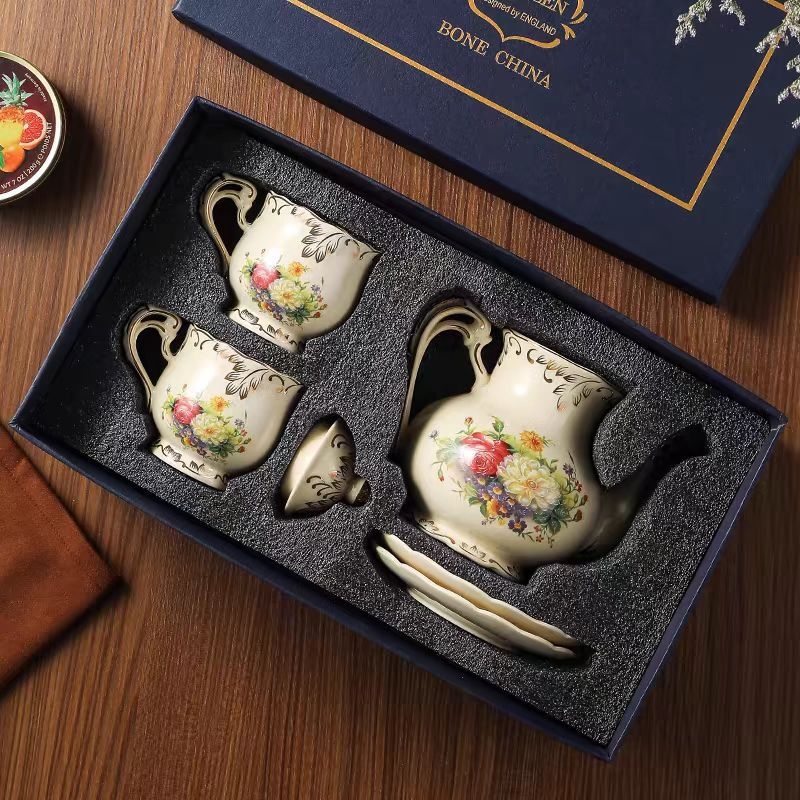 Europietiško stiliaus kavos puodelis, tinkantis mažam prabangiam buitiniam popietės arbatos puodeliui, aukštos kokybės keraminis kavos puodelis ir lėkštutė