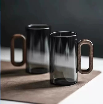 Gamintojo didmeninė stiklinė arbatos puodelis su rankena, žaliosios arbatos puodelis, buitinis karščiui atsparus stiklinis puodelis, kiniškas medinės rankenos rašalo puodelis, aukščiausios klasės svečias