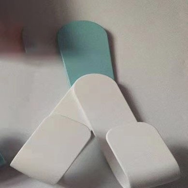 Rotējams pulkstenis, podu pārsegu statīvs, pie sienas stiprināms virtuves uzglabāšanas plaukts, podu pārsegu statīvs, griešanas dēlis, griešanas dēlis, griešanas dēļu statīvs