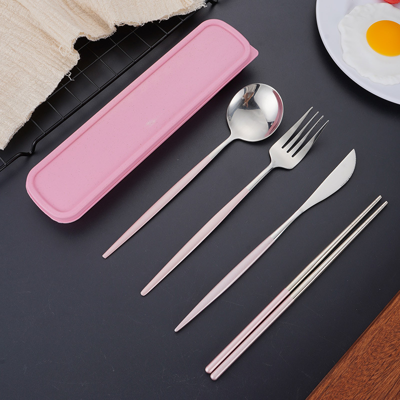 Loominguline roostevabast terasest portugali kaasaskantav lauanõude nuga, kahvel ja lusikas söögipulgad kaasaskantav reisikinkekomplekt neljaosaline