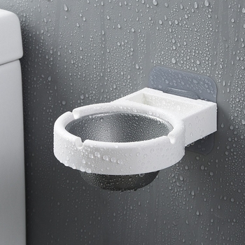 Vonios kambaryje montuojama peleninė Tualetas su prie sienos montuojama cigarečių laikymo lentyna Tualetas su prie sienos montuojama pelenine be perforatoriaus