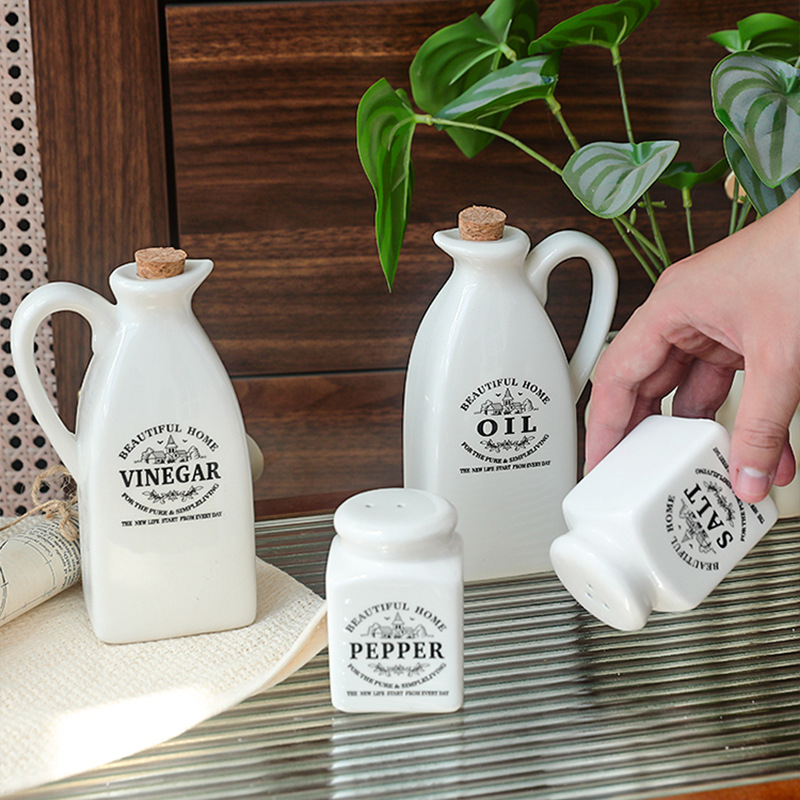 zakka toidukaupade valge Jaapani stiilis keraamiline õlipudel maitseainepudel neljaosaline köögitarbed