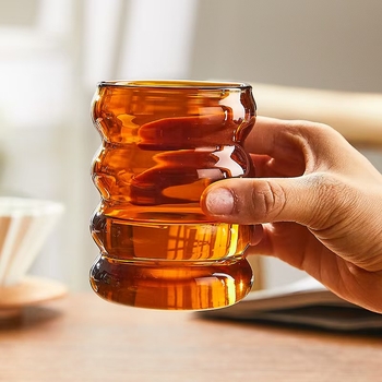 Hulgimüük lainepapist klaasist tass kohvipiima tass majapidamises mikrolaineahju küte armas röövik tass rõngas tass