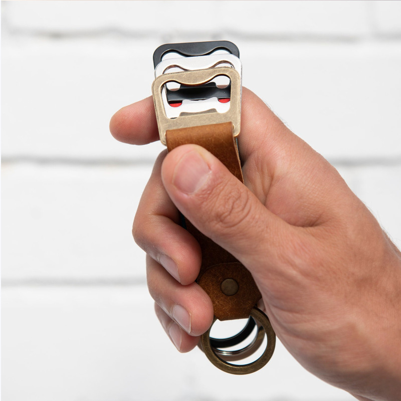 на склад преносим ключодържател за отварачка за бутилки, обикновен капак за бира, отвертка от неръждаема стомана, ръчен отварачка за бутилки за вино от изкуствена кожа