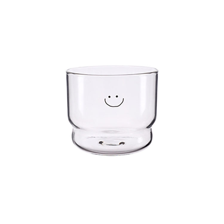 Klaasist virnastatav puuviljateekruus piimateekruus majapidamises kasutatava kõrge borosilikaatklaasiga armas naeratava näoga tass ühekihiline tass